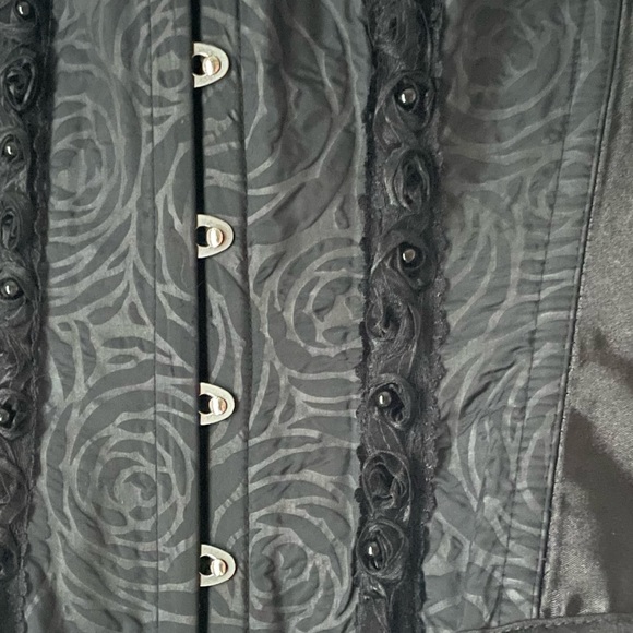 Black Corset - Picture 4 of 5